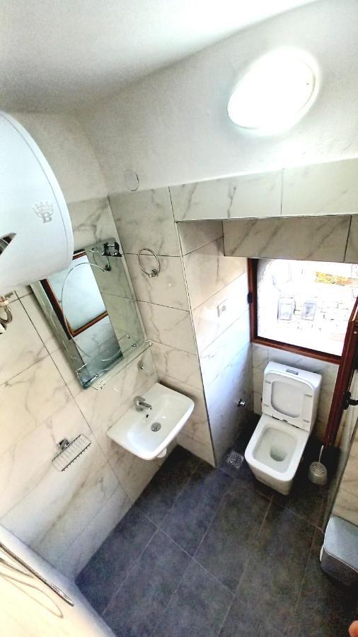 Guesthouse Celo Gjirokastër Dış mekan fotoğraf