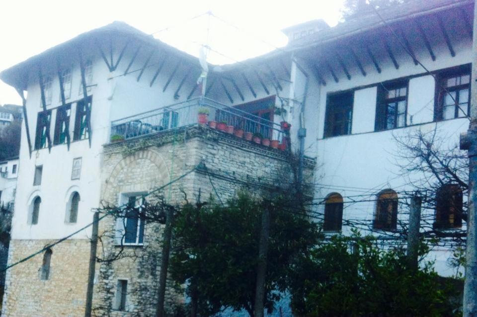 Guesthouse Celo Gjirokastër Dış mekan fotoğraf