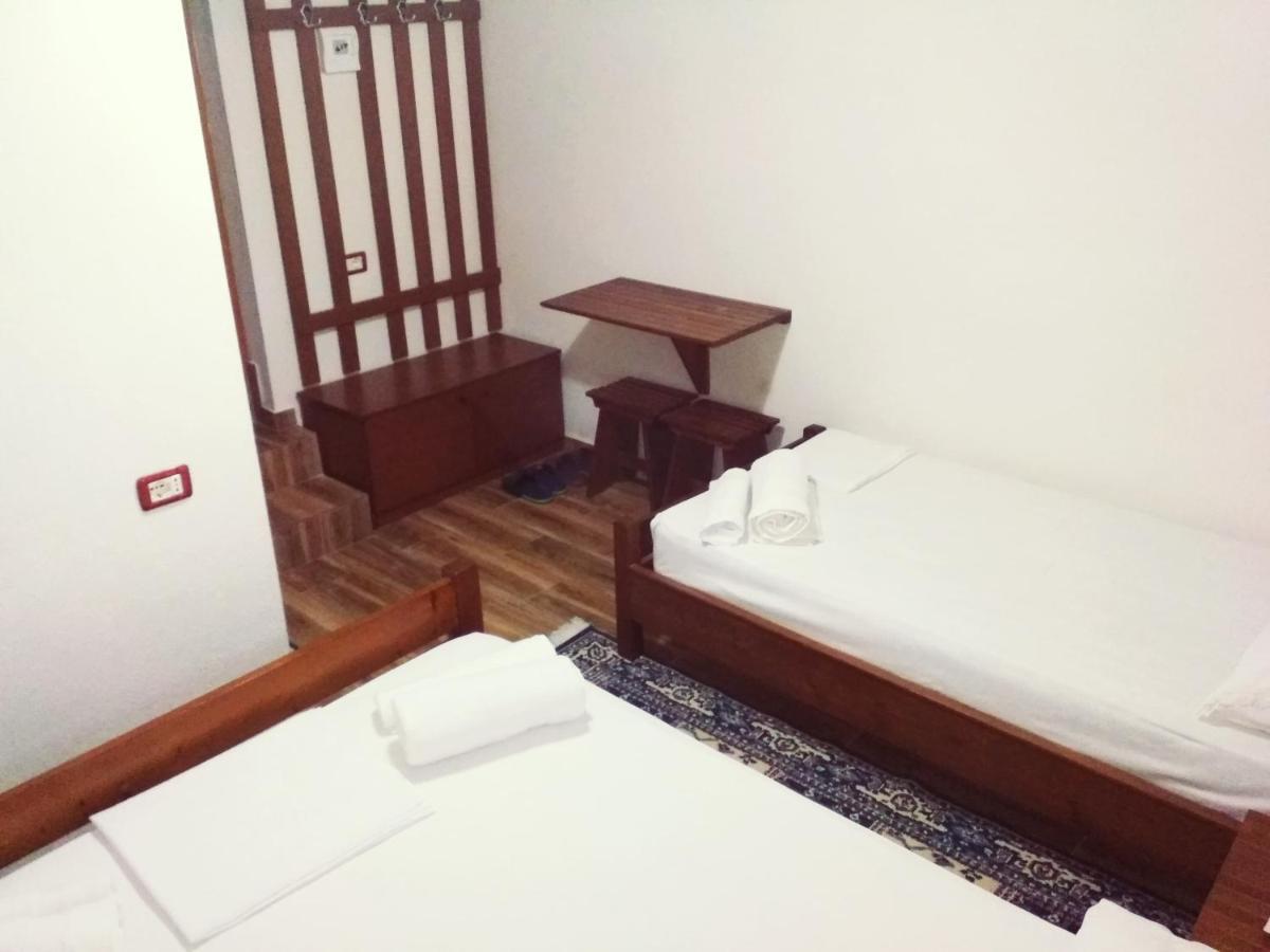 Guesthouse Celo Gjirokastër Dış mekan fotoğraf